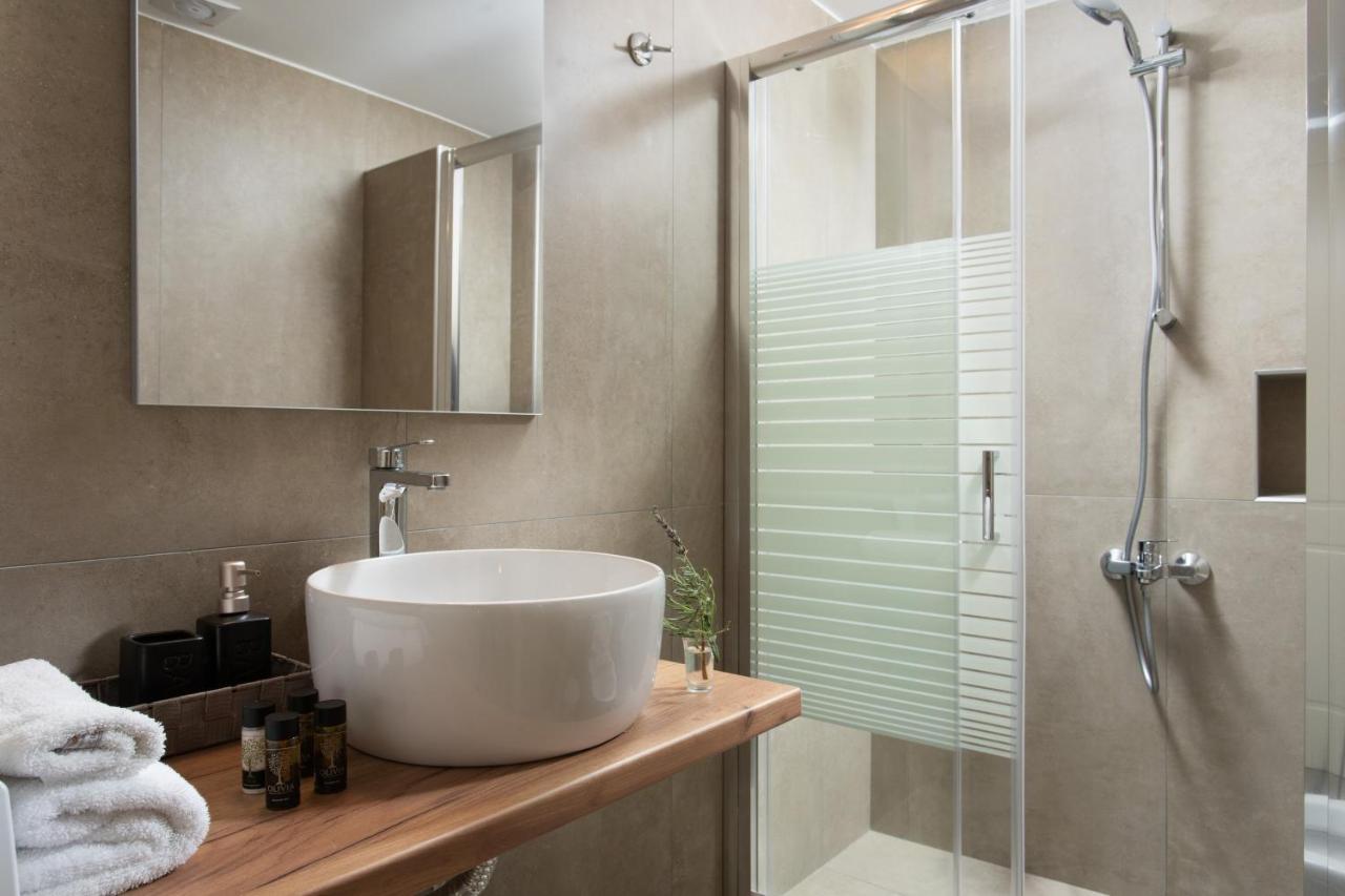Villa Itis - Elegant Ground Floor Suite With Terrace & Great View Neápolis Εξωτερικό φωτογραφία
